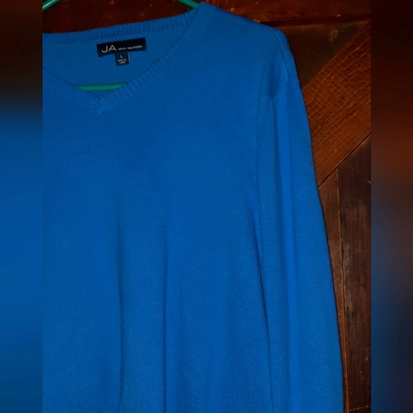 John Ashford Blue V-Neck Sweater 💙 - Picture 2 of 6